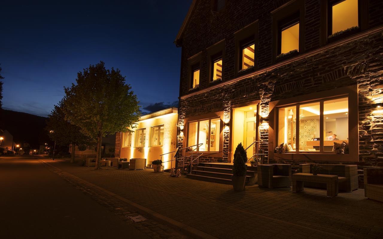 Hotel Restaurant Zur Marienburg Pünderich Exterior foto